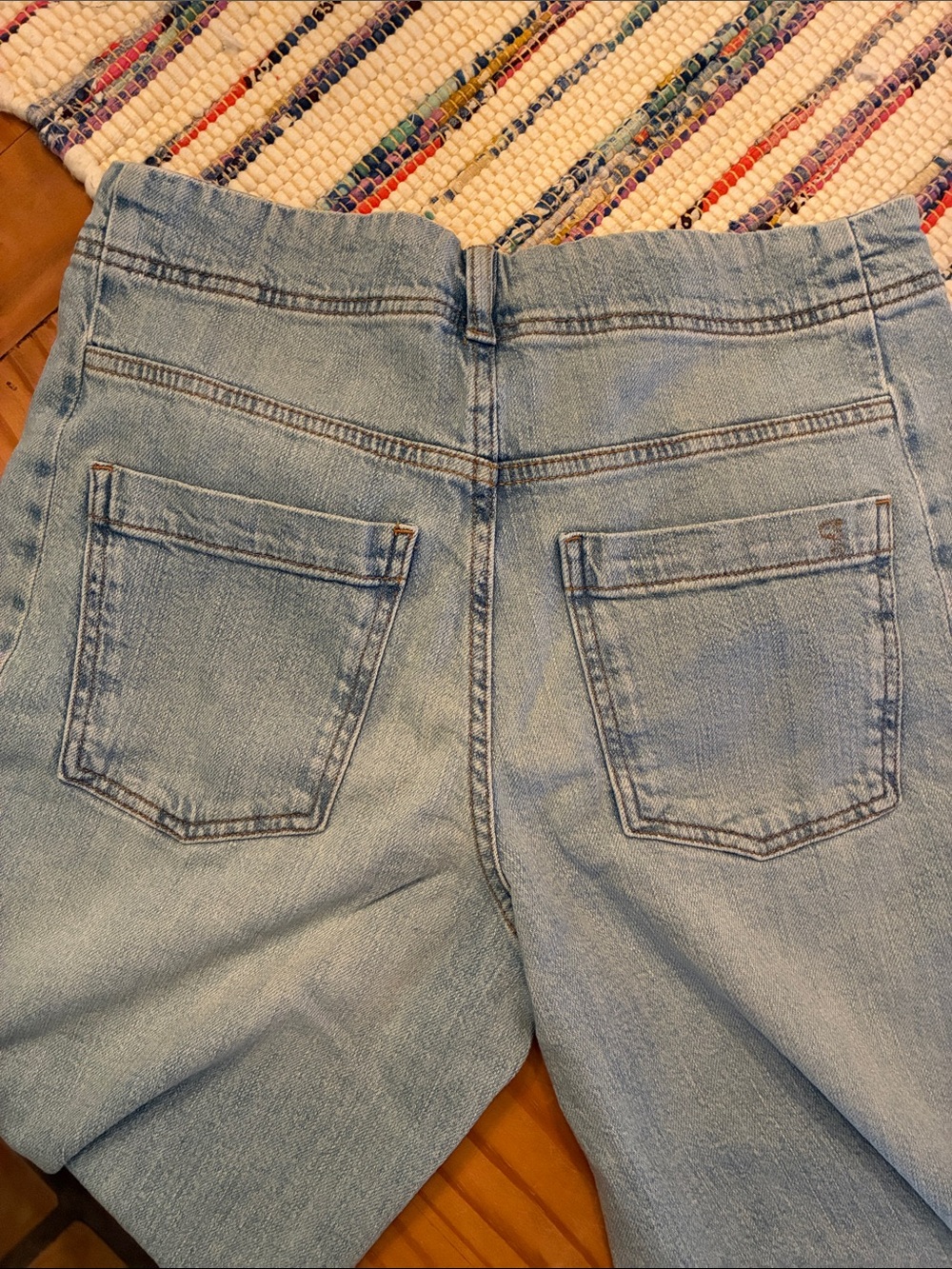 Pilcro Mid-Rise Light Blue Adi Jeans, measures size 28 - Picture 8 of 9
